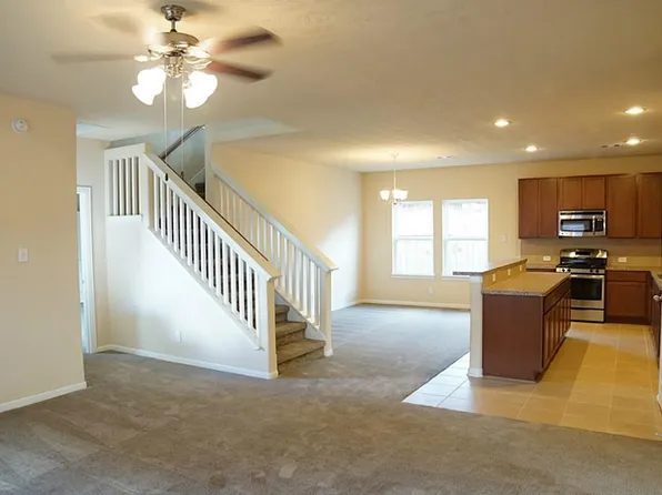 3113 Cambridge Meadows Ln, Dickinson, TX 77539