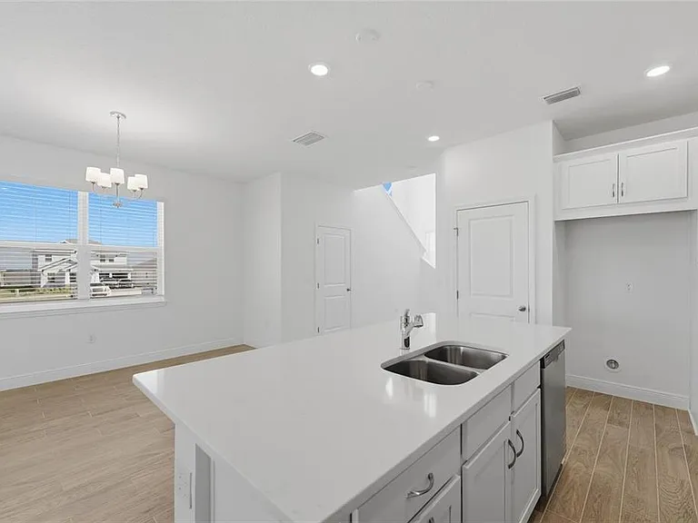 2100 Maverick Ct — Photo 4