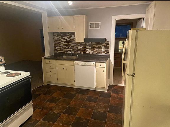 2nd image of 12 Elm St Unit 2