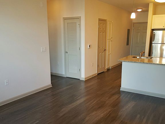 3rd image of 600 Washington St APT 1308