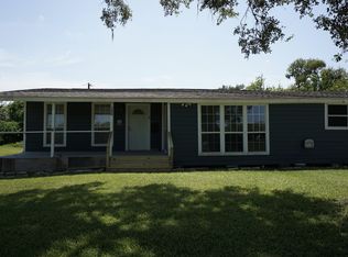 306 Center Way, Lake Jackson, TX 77566