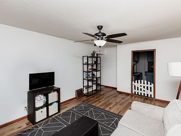 5th image of 3414 E 35th St