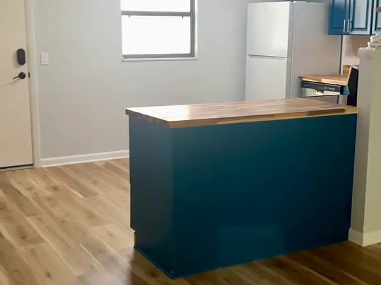 241 W 3rd Ave #4 — Photo 8