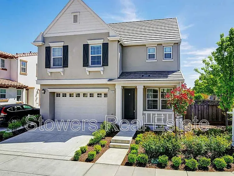 4502 Butterfly Creek Rd — Photo 2