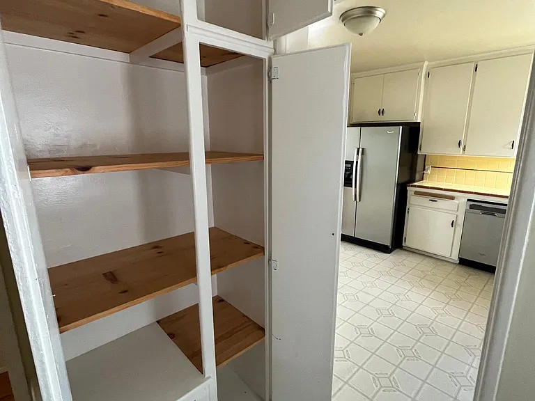 1133 W Crestwood Ave — Photo 7