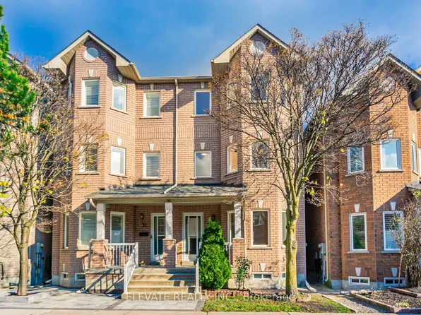 29 Minho Blvd, Toronto, ON M6G 4B6