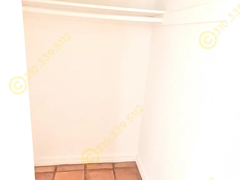 118 S Camden Dr #D — Photo 10