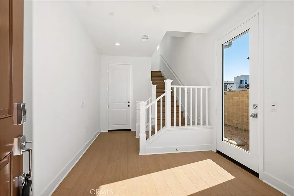 4 bed, 2888 sqft, $6,750 — Photo 4