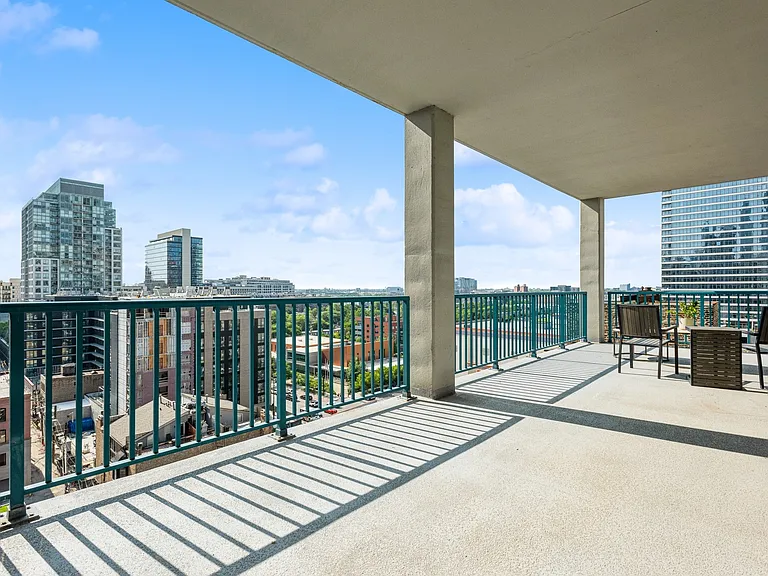 340 W Superior St #1112 — Photo 12