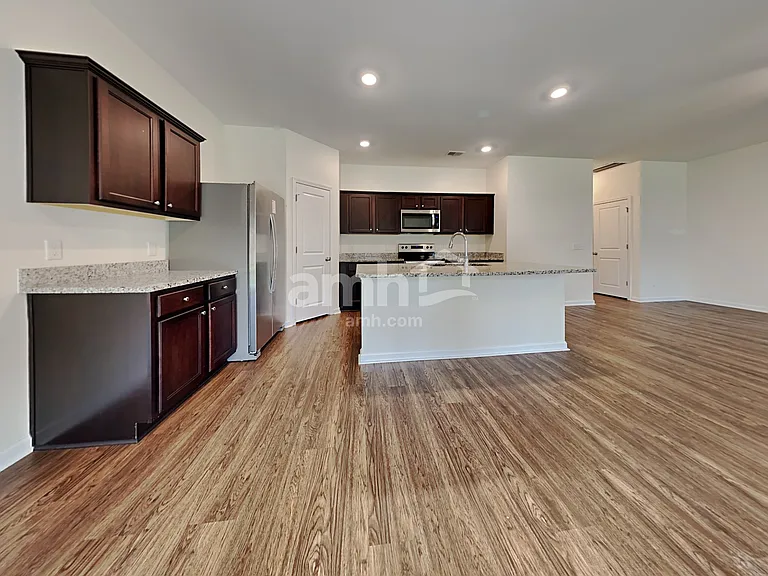 186 Orion Way — Photo 3