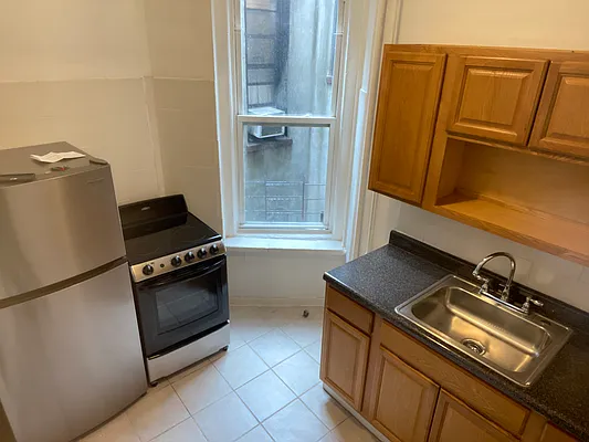 Rented by Gur Altberg, LREB | media 4