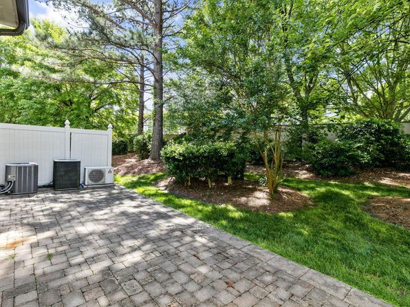 140 Sunstone Dr, Cary, NC 27519