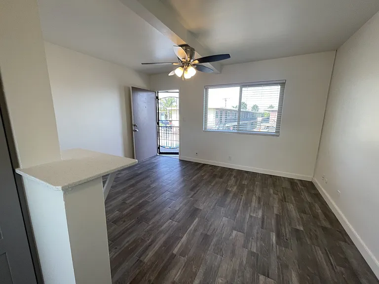 3133 Kemper St — Photo 4