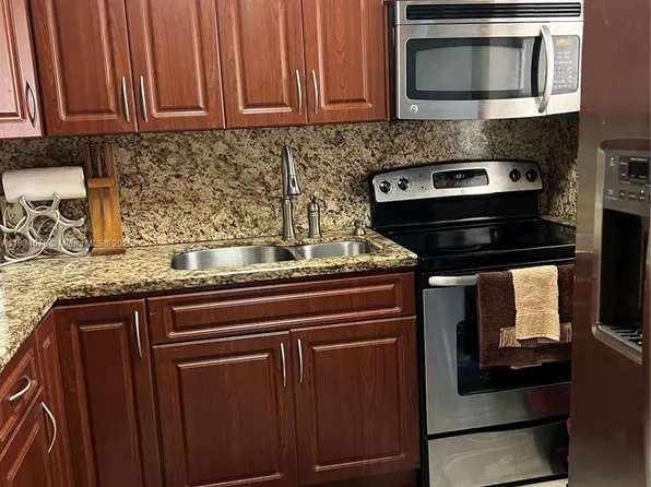 180 E 62nd St, Hialeah, FL 33013