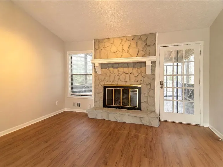516 Faith St NW — Photo 31