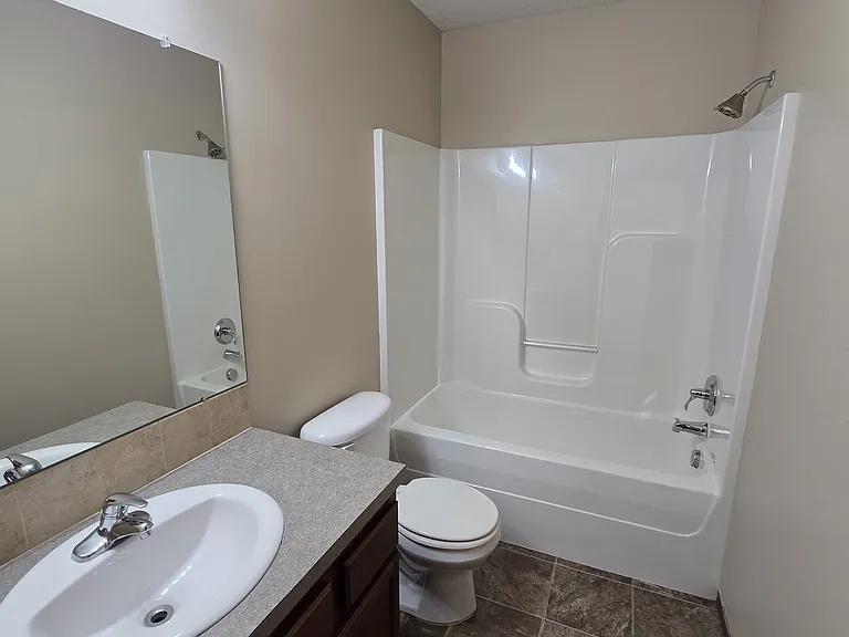 1230 W 43rd St S — Photo 5