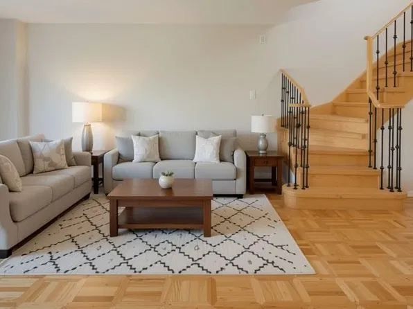 (undisclosed Address), Mississauga, ON L5N 8L8