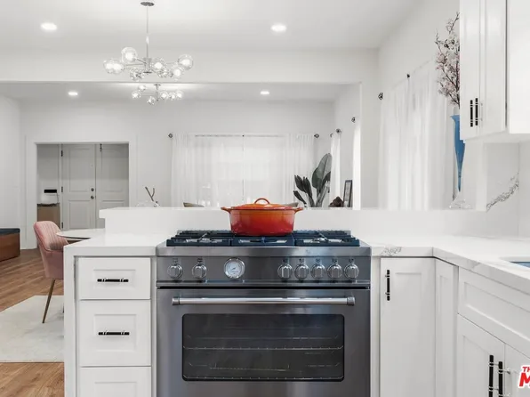 653 W Knoll Dr, West Hollywood, CA 90069