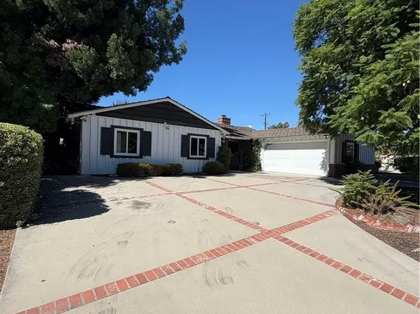 1521 Mural Dr, Claremont, CA 91711