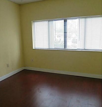 5th image of 2445 Sw 18th Terrace #1112