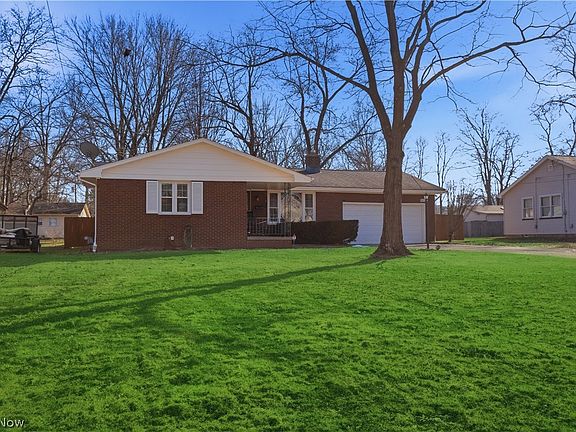 2nd image of 1853 Lancaster Dr