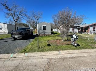 806 Avenue S, Hondo, TX 78861