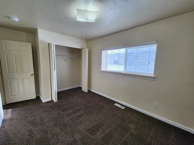 2450 Virlow St Apt 1 - 12_01142025