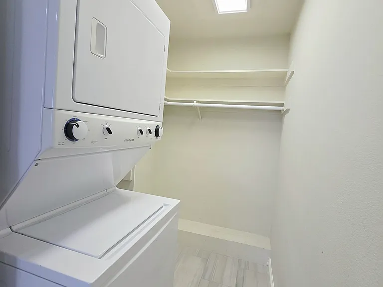 1559 Armacost Ave #302 — Photo 16
