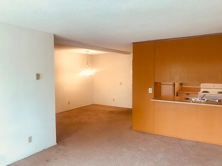 8308 Regents Rd #2E — Photo 17