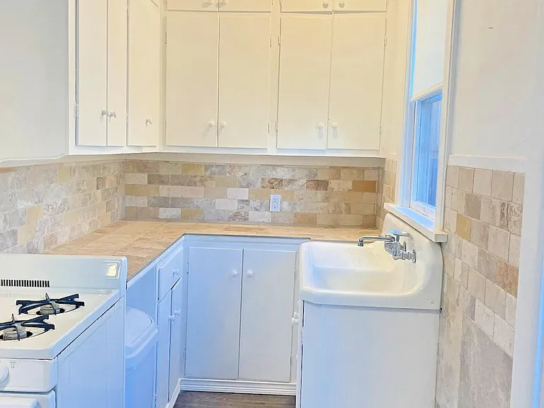 1523 W Callender Ave #2 — Photo 11