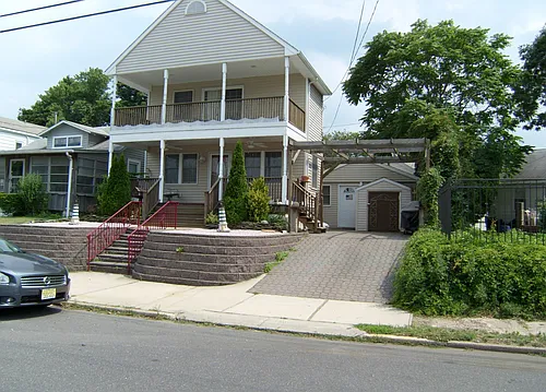 327 New Bedford Rd #FRONT Photo 1
