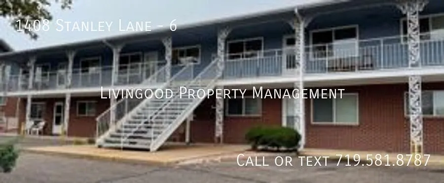 Colonial Manor — Photo 1
