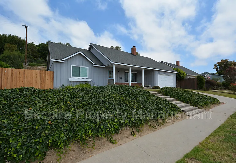 283 Calle Higuera — Photo 2