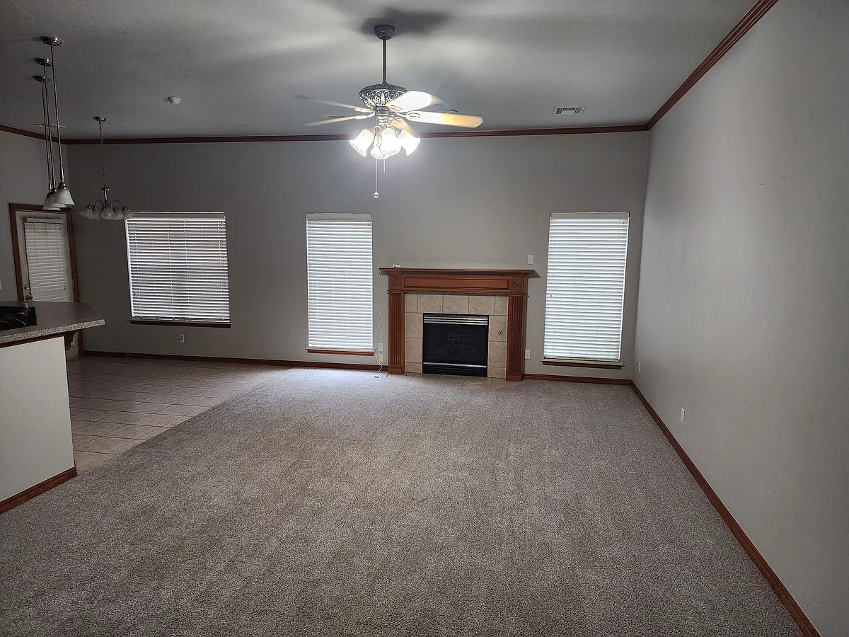 Building Photo - 16713 Autumnwood Dr