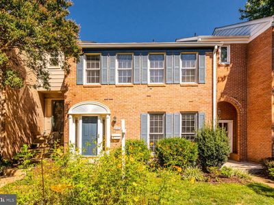 2069 Hopewood Dr, Falls Church, VA, 22043