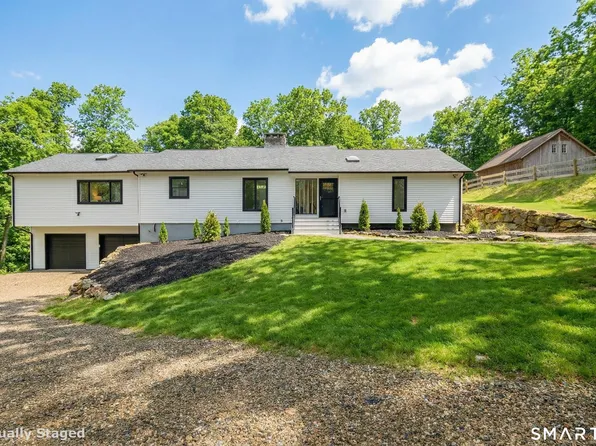 4 Windy Woods Circle, Newtown, CT 06470