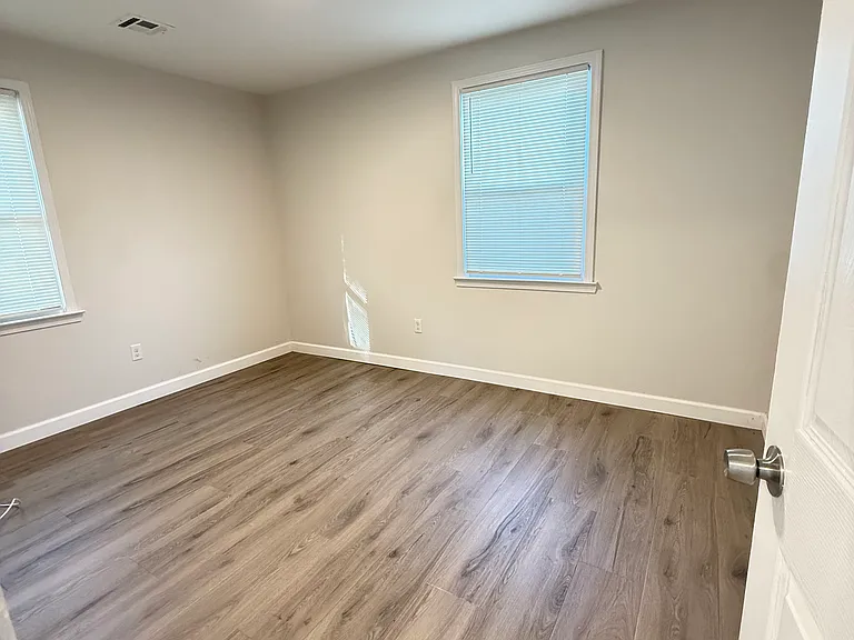 111 Buckhorn Lake Ct — Photo 12
