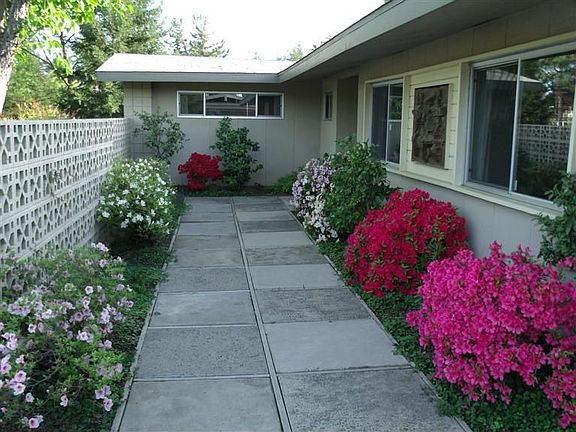 2nd image of 5573 N Roosevelt Ave