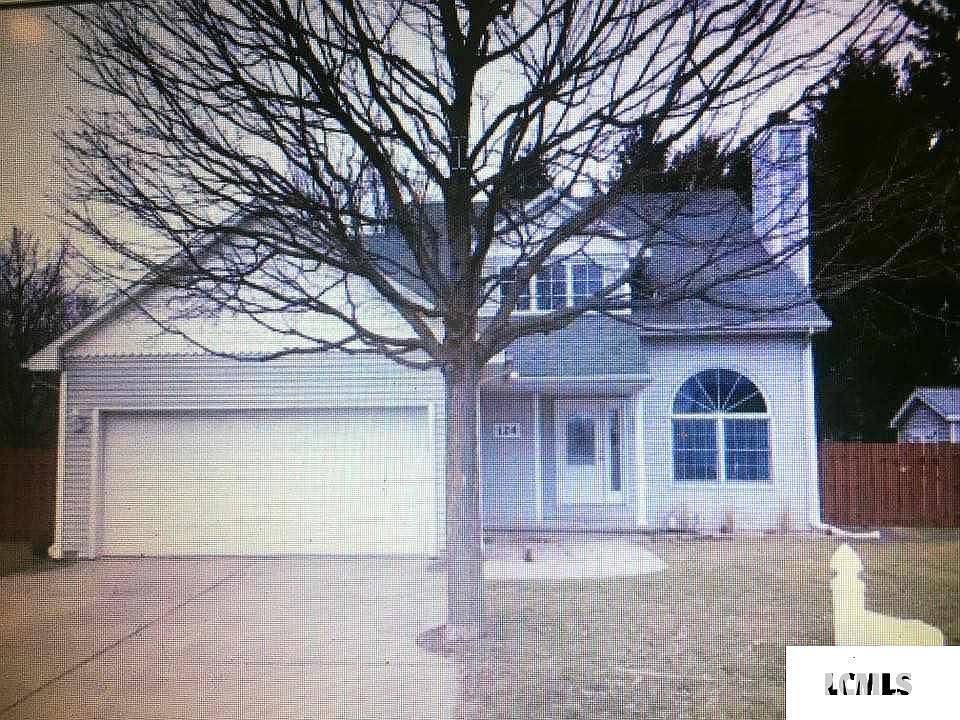 1st image of 124 Crestwood St