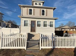 330 W Peach St, Vineland, NJ 08360