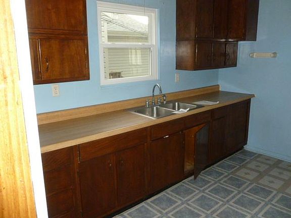 5th image of 726 N Luett Ave