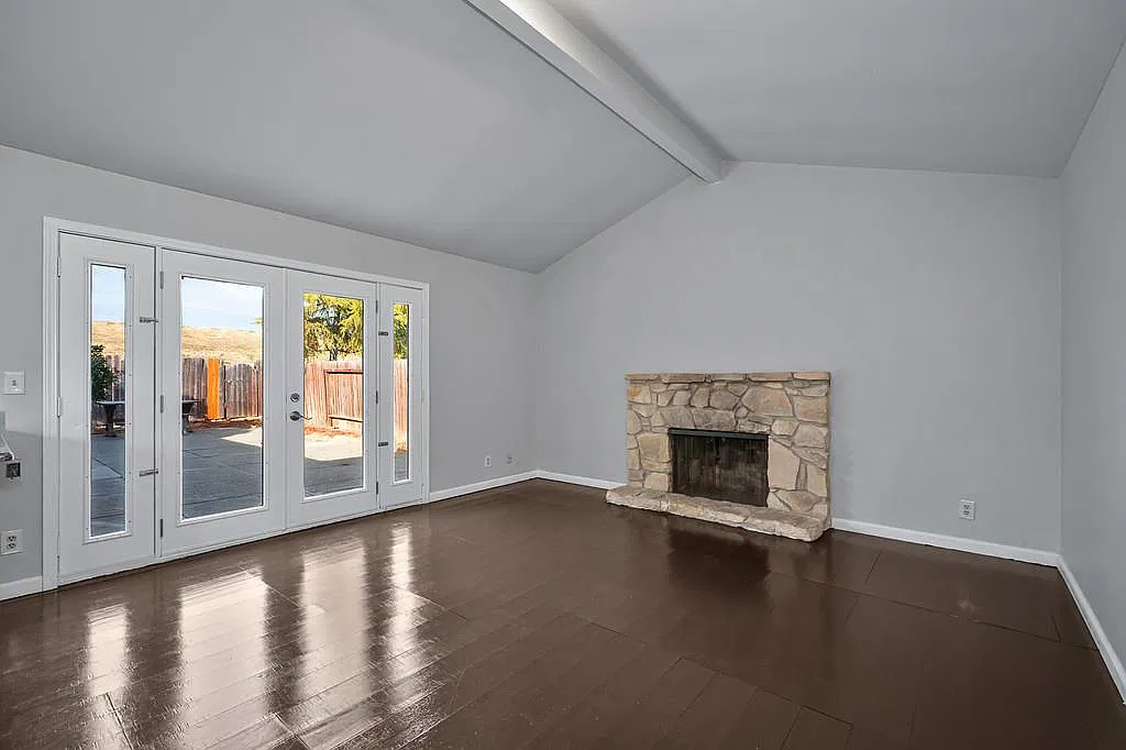 4 bed, 1635 sqft, $2,800 — Photo 3