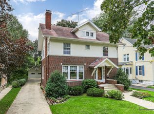 714 Garfield Ave, Aurora, IL 60506