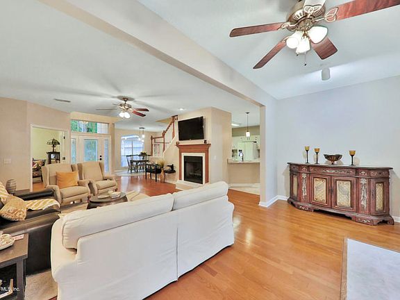 5th image of 5641 Dianthus St