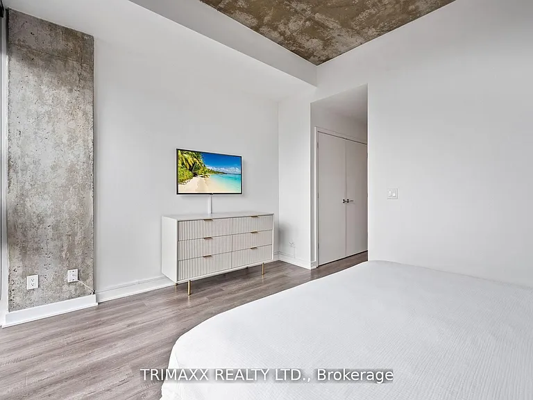 60 Bathurst St #403 — Photo 20