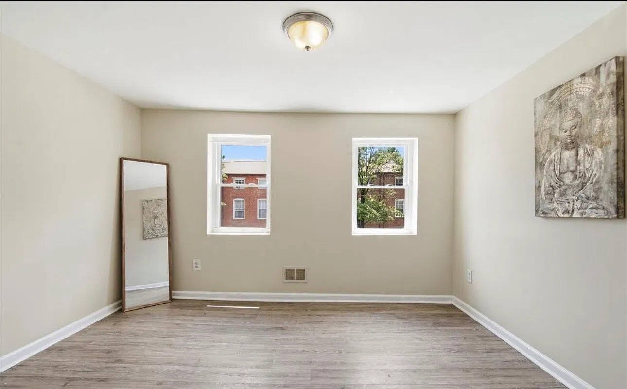 3 bed, 1200 sqft, $2,100 — Photo 3