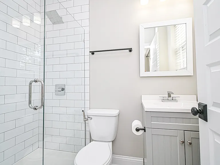 2823 Ashland Ave — Photo 29
