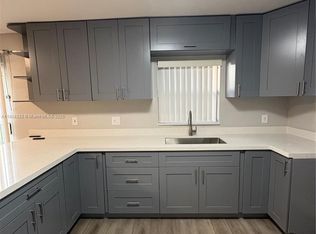 300 NW 16th Ave #2E, Pompano Beach, FL 33069