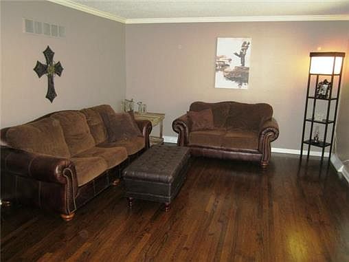 FORMAL LIVING ROOM