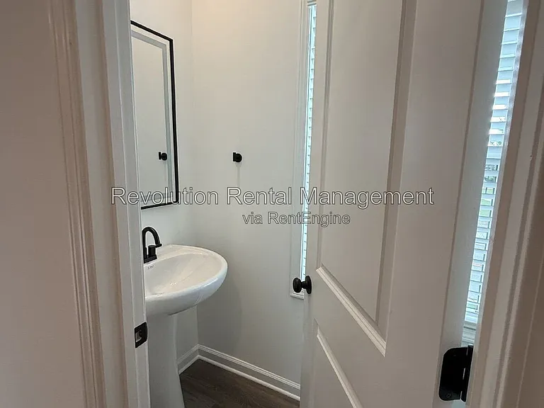 34 Nickel Dr — Photo 8